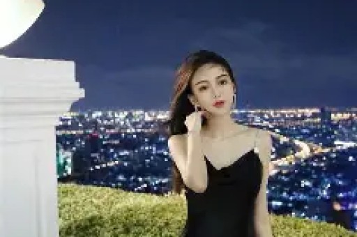 性感女星差点被两位大佬夹死的瓜！